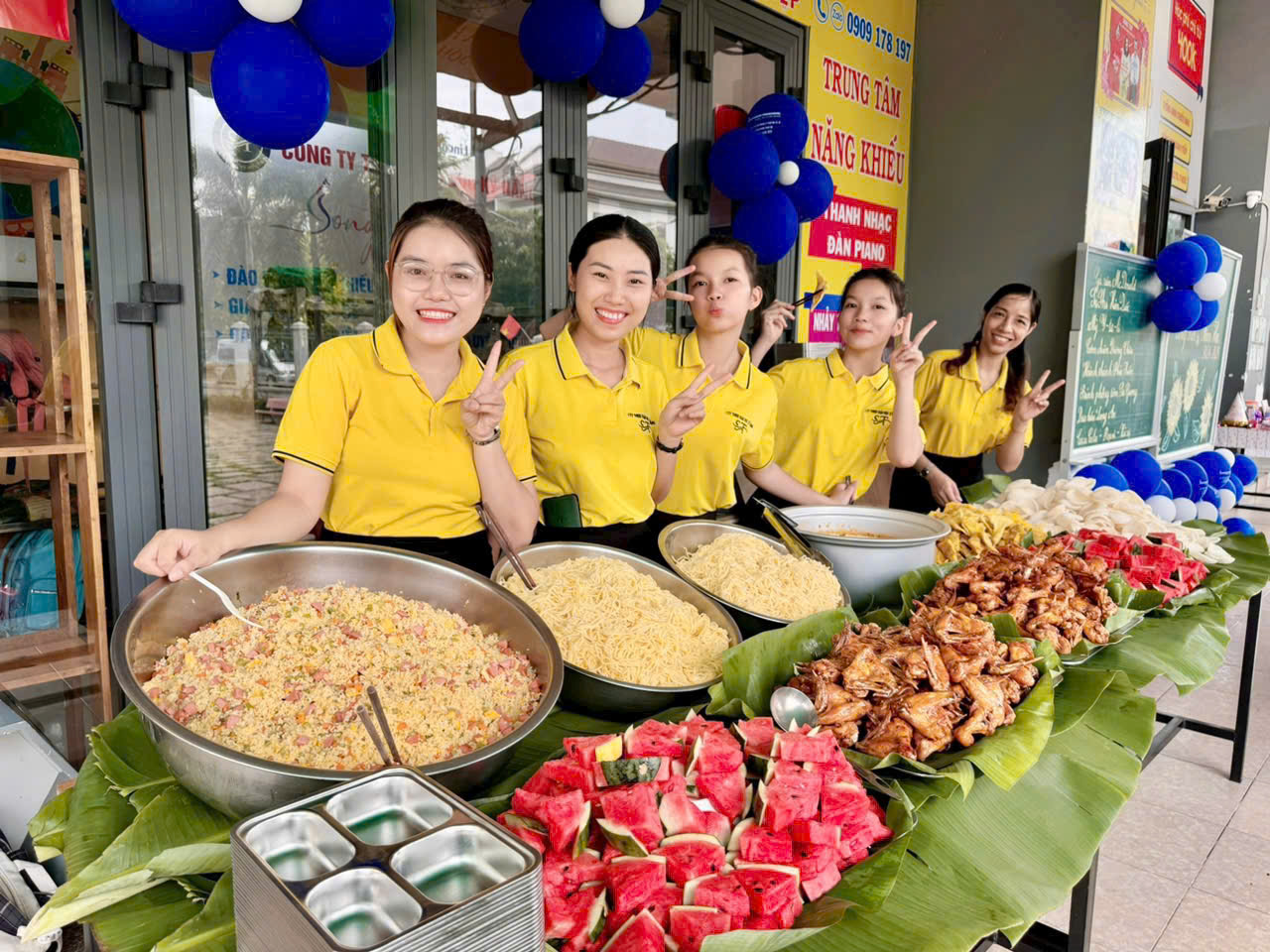 Bữa Ăn Bán Trú & Gian Hàng 0Đ — Trung tâm Anh Thy