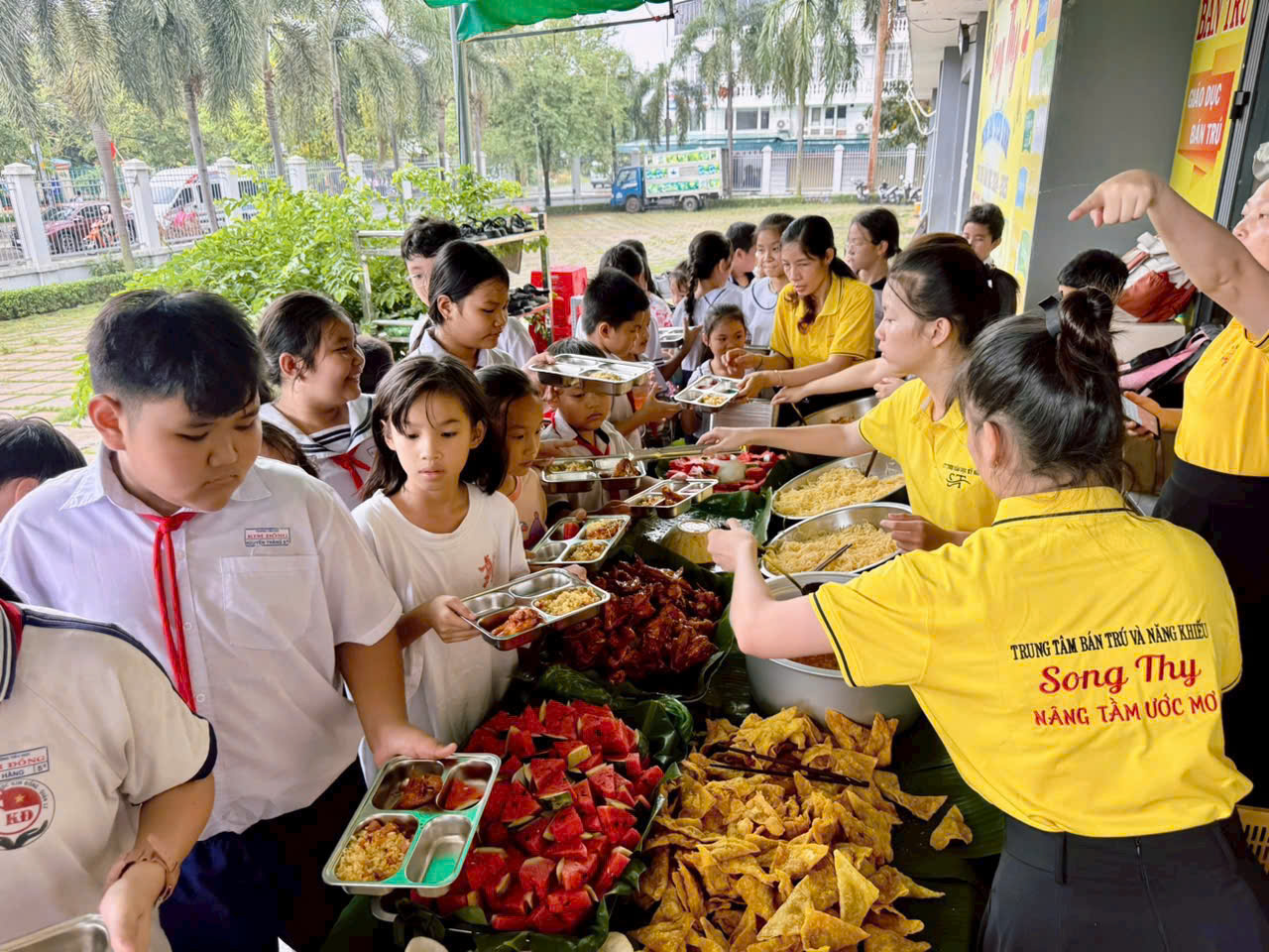 Bữa Ăn Bán Trú & Gian Hàng 0Đ — Trung tâm Anh Thy