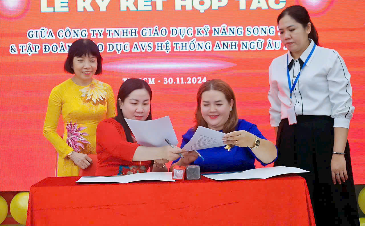 Đội Ngũ Giáo Viên & Sự Kiện — Trung tâm Anh Thy