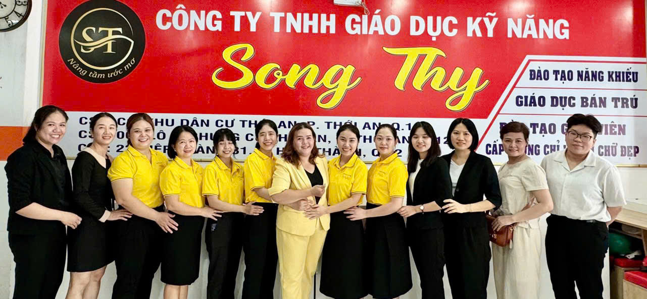 Đội Ngũ Giáo Viên & Sự Kiện — Trung tâm Anh Thy