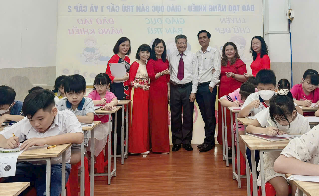 Hội Thi Luyện Chữ Đẹp — Trung tâm Anh Thy